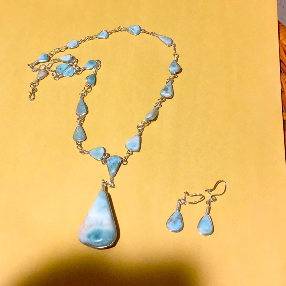 Silver necklace with natural stone with earrings
